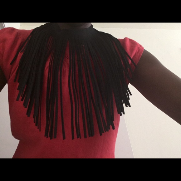 Accessories - Fringe necklace
